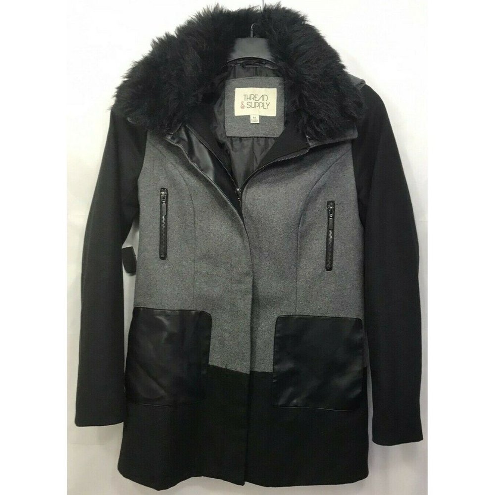 Wool Coat Grey/ Black Jr sz Med Faux Fur Collar- Med length: below waist *EUC